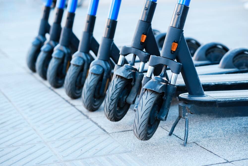 Los patinetes eléctricos, fuera de la empresa