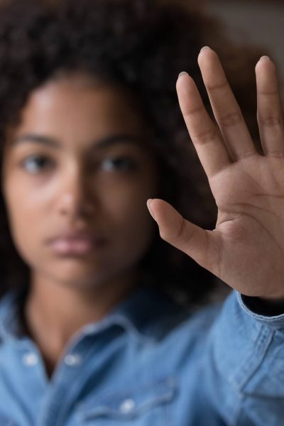 mujeres-extranjeras-victimas-de-violencia-de-género-duenas-abogados-violencia de género