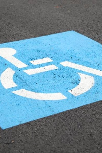 Plaza de estacionamiento